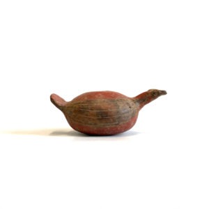 Canard verseuse  zoomorphe, Terre cuite avec engobe rouge café. Colima, Mexique, 100 avant J.C.-250 après J.C