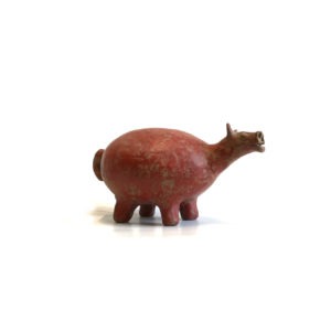 Chien gras verseuse zoomorphe, Terre cuite avec engobe rouge café. Colima, Mexique, 100 avant J.C.-250 après J.C.