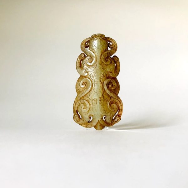Jade archaïque chinois #16: Pendentif animal chimérique ou un lion – Image 2