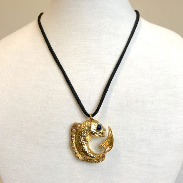 Collier pendentif poisson argent et saphir