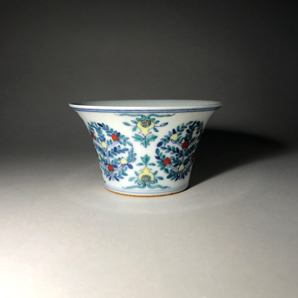 Porcelaine Wu Cai N°1: Paire de Bols portant la marque dynastique de l’empereur Jon-Tching (1723 1735) – Image 4