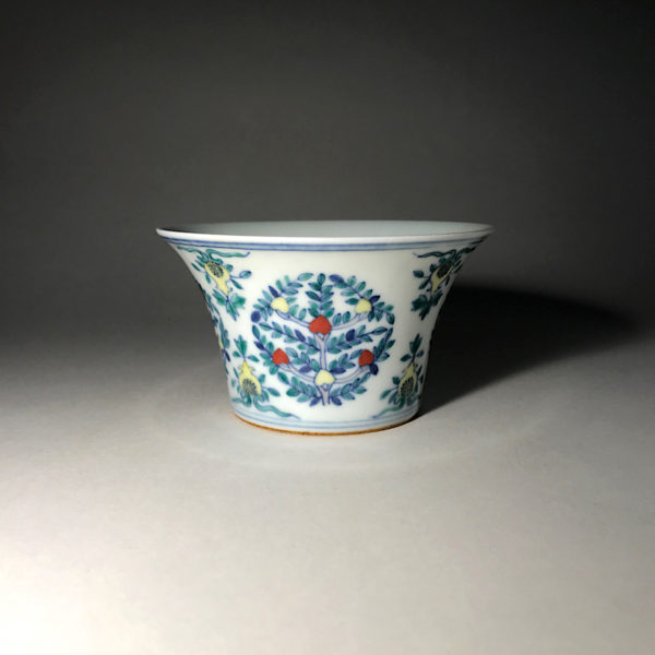 Porcelaine Wu Cai N°1: Paire de Bols portant la marque dynastique de l’empereur Jon-Tching (1723 1735) – Image 3