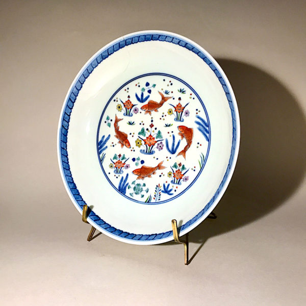 Porcelaine Wu Cai N°5: Il porte une marque dynastique de l’empereur Tsching-Hoa (1465-1488) – Image 2