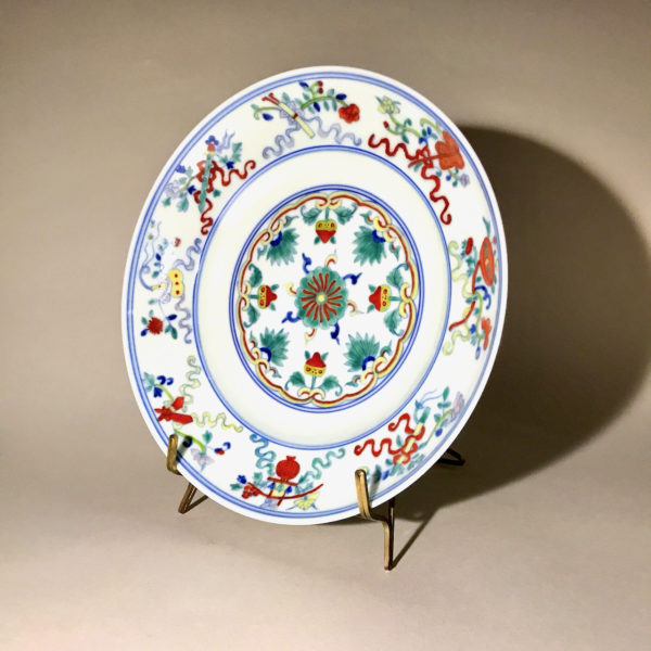 Porcelaine Wu Cai N°6: Il porte une marque dynastique de l’empereur Jong-Tching (1723-1735) – Image 2